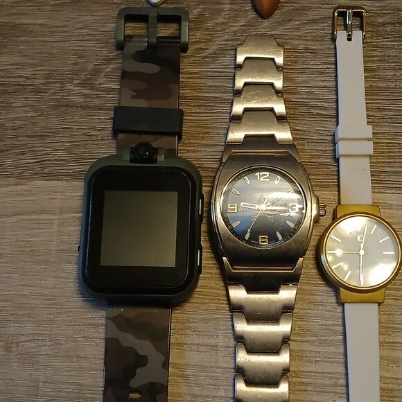 Huge Watch Lot of 25+ Mixed Brands Vintage & Modern Parts/Repair Untested-Box 44 main image 5